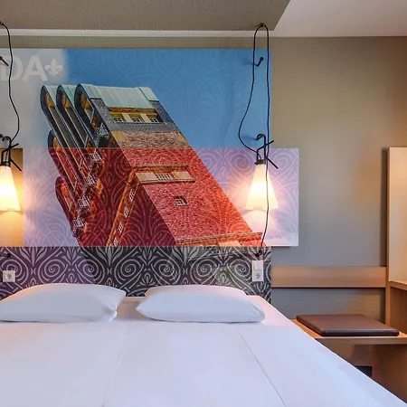 Hotel T H E 3*