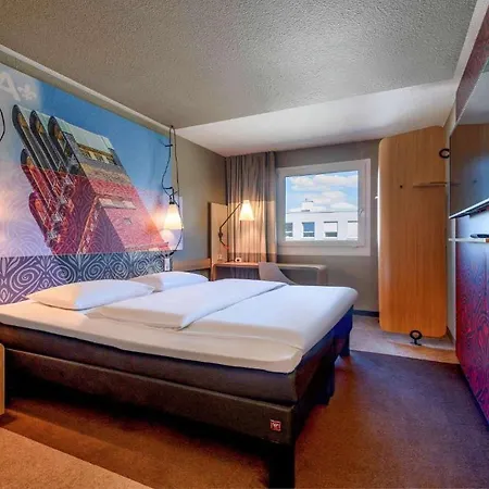 T H E Hotel 3*